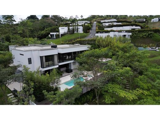 郊区住宅  Pereira, Departamento de Risaralda