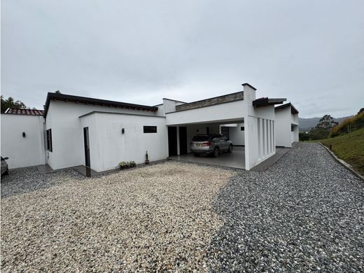 컨트리하우스 / La Ceja, Departamento de Antioquia