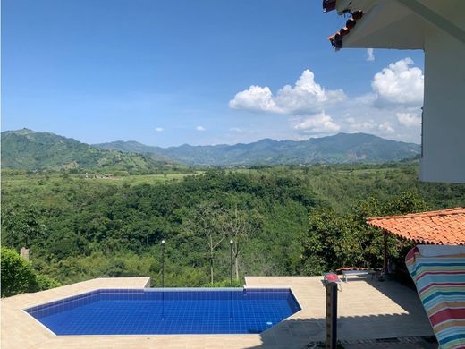 郊区住宅  Pereira, Departamento de Risaralda