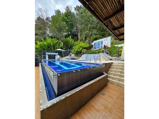 Gospodarstwo w Cali, Departamento del Valle del Cauca