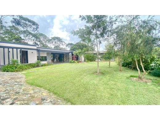 Luxury home in La Ceja, Departamento de Antioquia