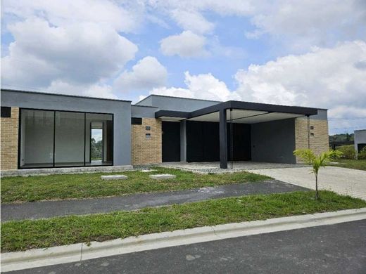 منزل ريفي ﻓﻲ Circasia, Quindío Department