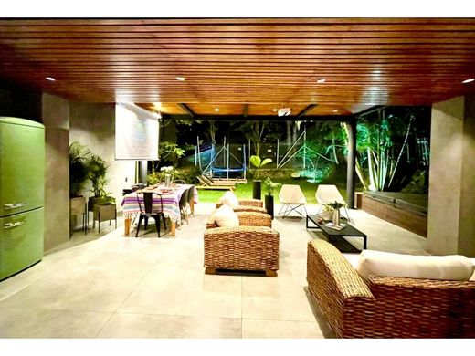 호화 저택 / 메데인, Medellín