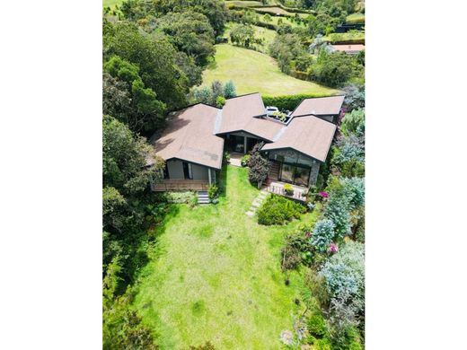 컨트리하우스 / La Ceja, Departamento de Antioquia