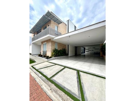 منزل ﻓﻲ Cali, Departamento del Valle del Cauca