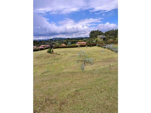 Land in Santa Helena, Medellín
