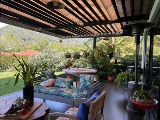 컨트리하우스 / La Ceja, Departamento de Antioquia