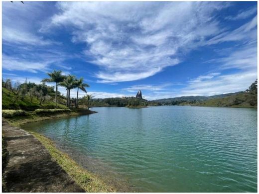토지 / Guatapé, Departamento de Antioquia