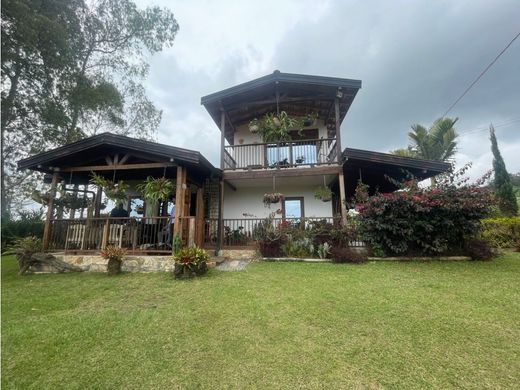 ﻣﻨﺰﻝ ﺭﻳﻔﻲ/ ﺑﻴﺖ ﻤﺰﺭﻋﺔ ﻓﻲ San Vicente, San Vicente Ferrer