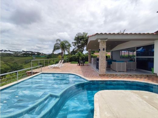 郊区住宅  Pereira, Departamento de Risaralda