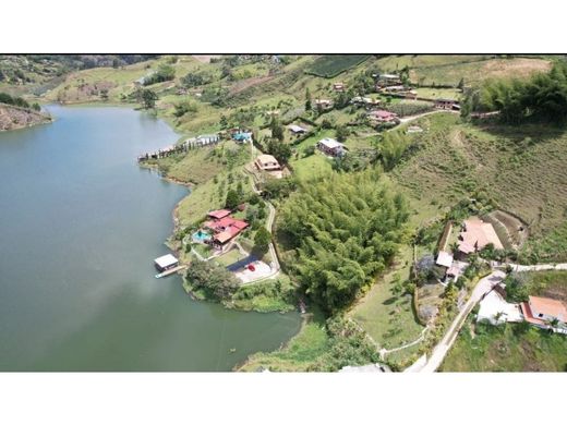 Grundstück in Guatapé, Departamento de Antioquia
