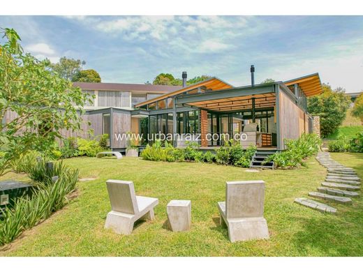 منزل ريفي ﻓﻲ Envigado, Departamento de Antioquia