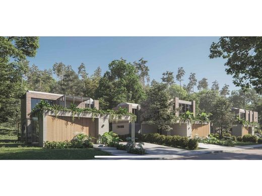 منزل ﻓﻲ Envigado, Departamento de Antioquia