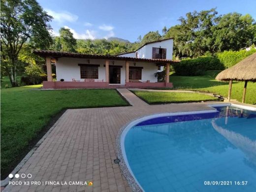 Rustico o casale a Girardota, Departamento de Antioquia