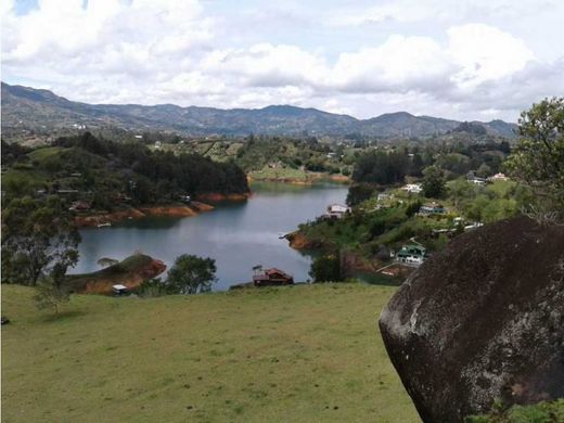 토지 / Guatapé, Departamento de Antioquia