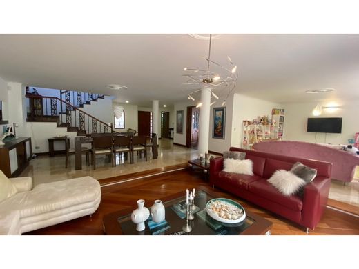 Πολυτελή κατοικία σε Μεδεγίν, Medellín