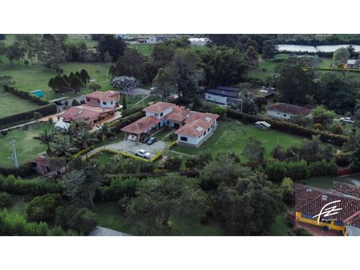 컨트리하우스 / La Ceja, Departamento de Antioquia