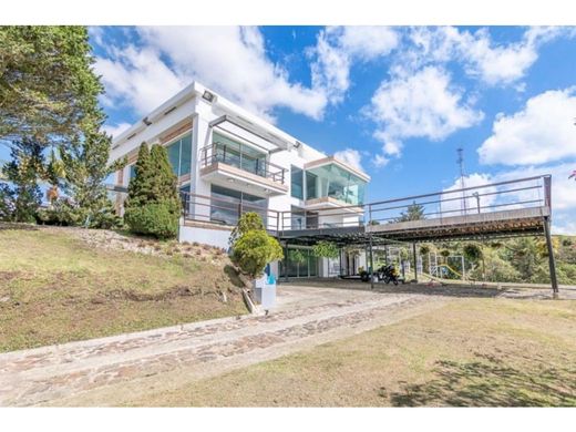 컨트리하우스 / 메데인, Medellín