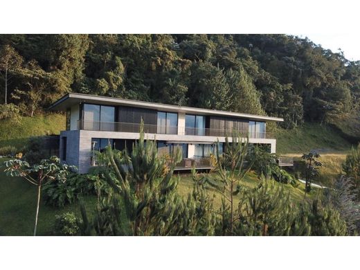 منزل ﻓﻲ Envigado, Departamento de Antioquia