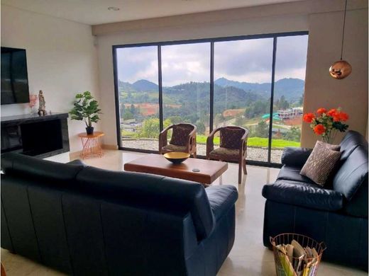 منزل ريفي ﻓﻲ Envigado, Departamento de Antioquia