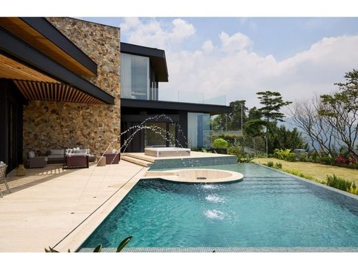 منزل ﻓﻲ Envigado, Departamento de Antioquia