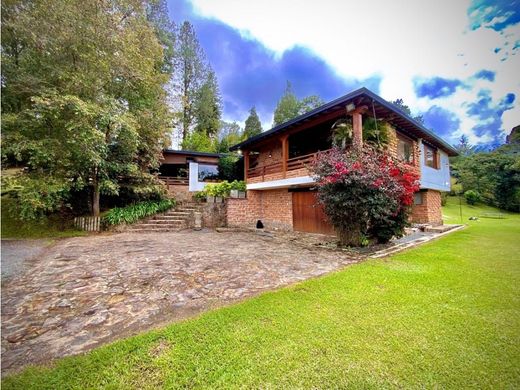 컨트리하우스 / La Ceja, Departamento de Antioquia
