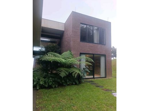 郊区住宅  麦德林, Medellín