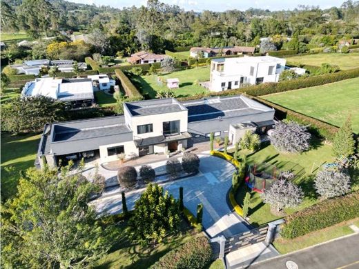 ﻣﻨﺰﻝ ﺭﻳﻔﻲ/ ﺑﻴﺖ ﻤﺰﺭﻋﺔ ﻓﻲ La Ceja, Departamento de Antioquia