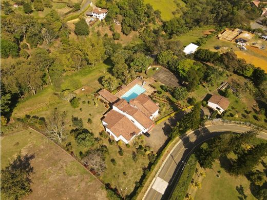 Cortijo o casa de campo en Copacabana, Departamento de Antioquia