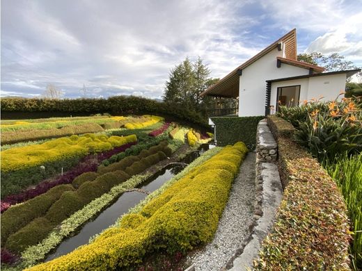 컨트리하우스 / La Ceja, Departamento de Antioquia