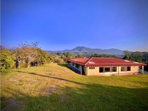 Загородный Дом, La Ceja, Departamento de Antioquia