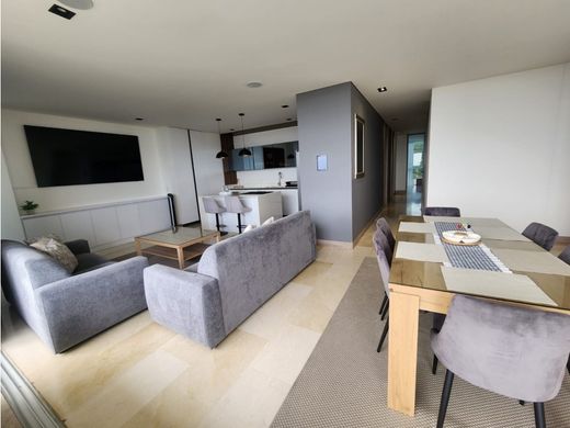 Apartment / Etagenwohnung in Cali, Departamento del Valle del Cauca