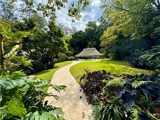Gutshaus oder Landhaus in Girardota, Departamento de Antioquia