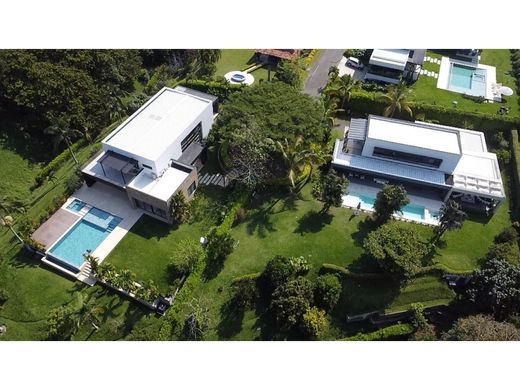 Загородный Дом, Перейра, Pereira