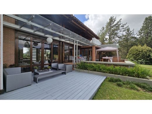 منزل ريفي ﻓﻲ Envigado, Departamento de Antioquia