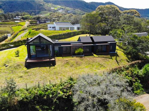 Luxury home in Carmen de Viboral, El Carmen de Viboral