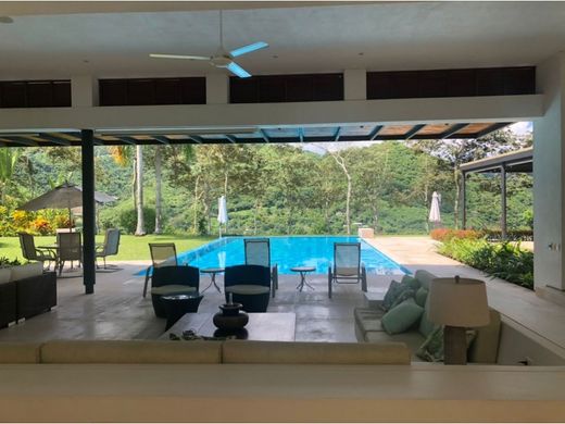 Country House in Anapoima, Cundinamarca