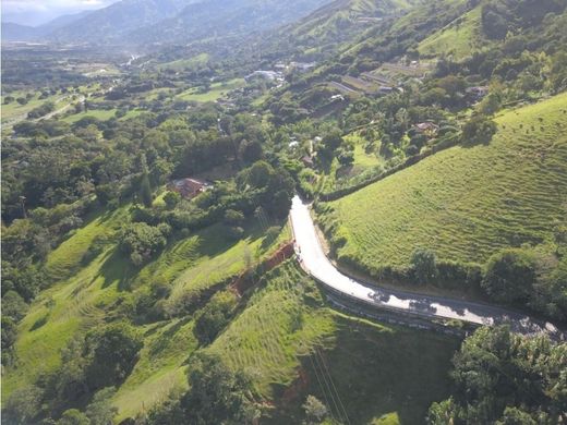 Land in Donmatías, Don Matías