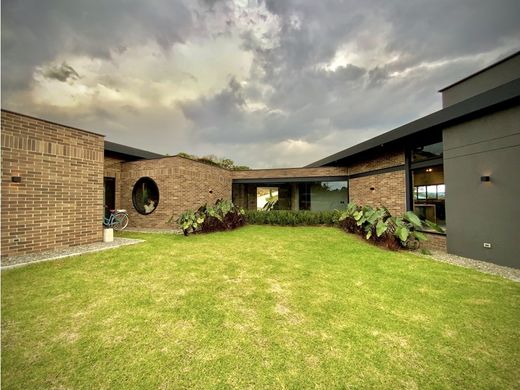 컨트리하우스 / La Ceja, Departamento de Antioquia