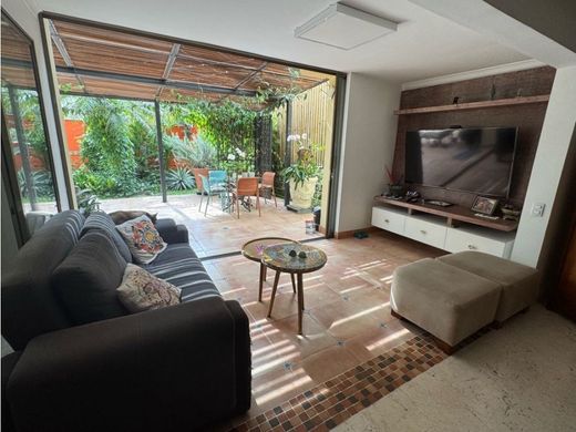 Πολυτελή κατοικία σε Μεδεγίν, Medellín