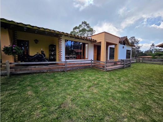 Köy evi Medellín, Departamento de Antioquia