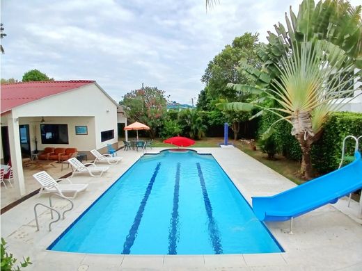 Luxus-Haus in Ricaurte, Departamento de Cundinamarca