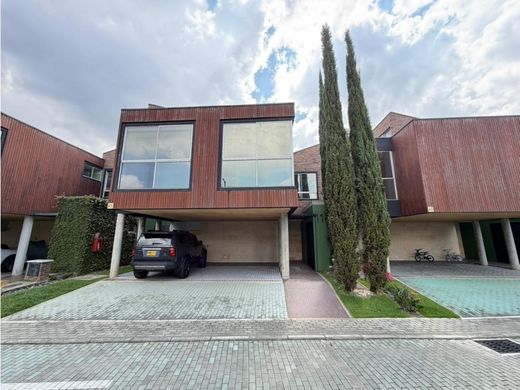 컨트리하우스 / 메데인, Medellín