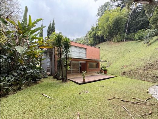 Casa de campo en Medellín, Departamento de Antioquia