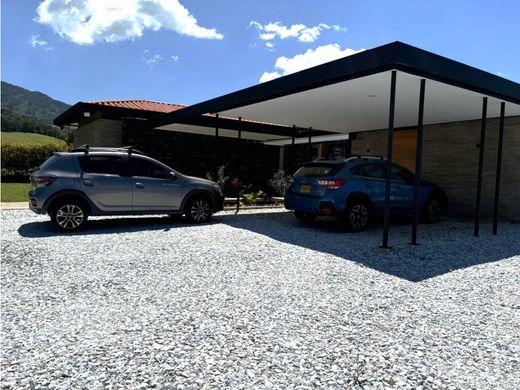 Luksusowy dom w La Ceja, Departamento de Antioquia