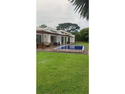 Загородный Дом, Перейра, Pereira