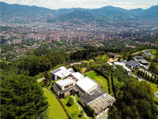 منزل ﻓﻲ Envigado, Departamento de Antioquia