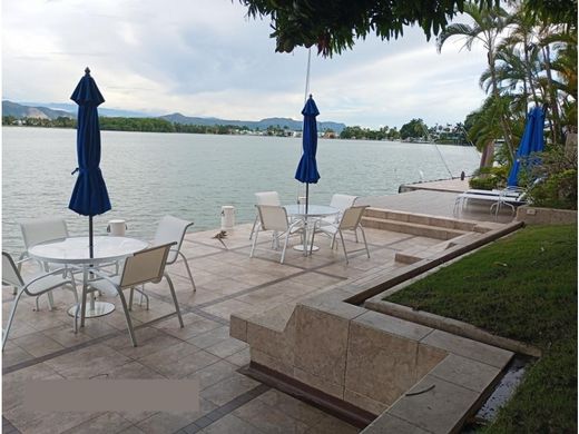 Country House in Girardot City, Girardot