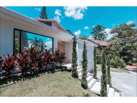 Πολυτελή κατοικία σε Μεδεγίν, Medellín