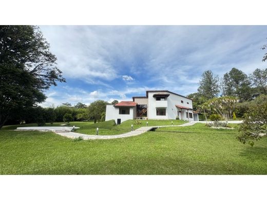 منزل ريفي ﻓﻲ La Ceja, Departamento de Antioquia